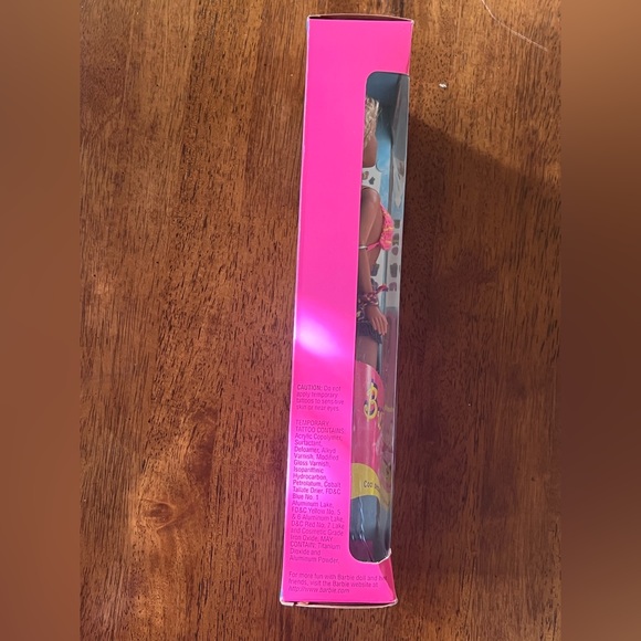 Butterfly Art Barbie NWT- Barbie in box, never opened - Picture 5 of 8